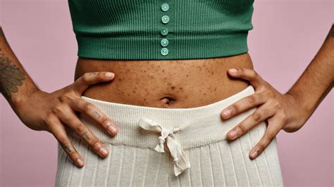 Causes Of A Smelly Belly Button And What You Can Do About It